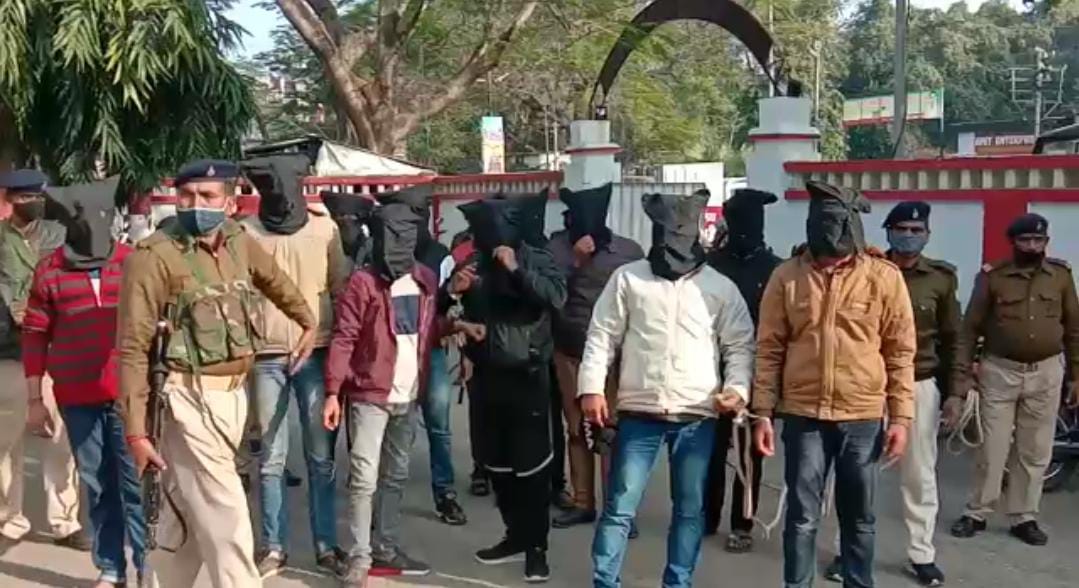 बड़ी वारदात को अंजाम देने वाले थे बाबा परिहस्त गिरोह के गुर्गे, हथियारों के साथ 12 धराए