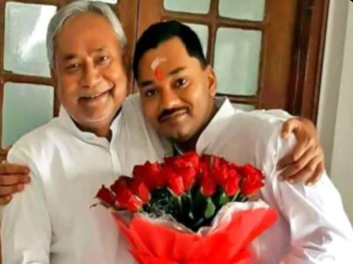 Bihar Politisc: नीतीश कुमार के बेटे राजनीति में रखेंगे कदम! निशांत कुमार को लेकर चर्चाओं का बाजार गर्म, पढ़ें विपक्षी नेताओं की क्या है राय