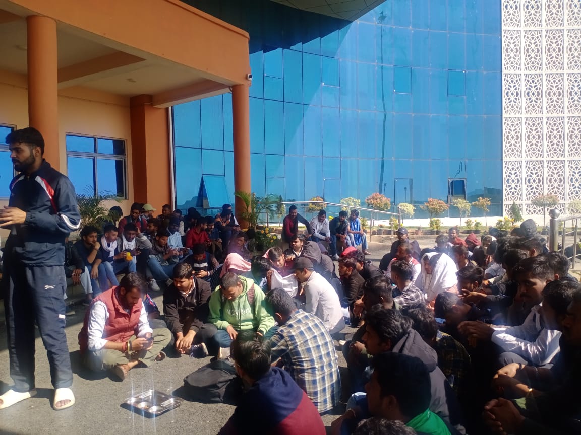 सेंट्रल यूनिवर्सिटी के खाने में मिला चूहा, शुरू हुआ विवाद, छात्रों में आक्रोश