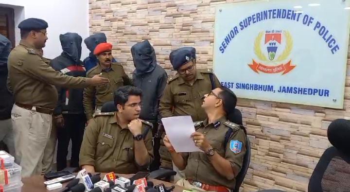 जमशेदपुर: बिष्टुपुर पुलिस ने डकैती मामले का किया खुलासा, मामले में पांच को किया गिरफ्तार, पढ़ें कब का है मामला