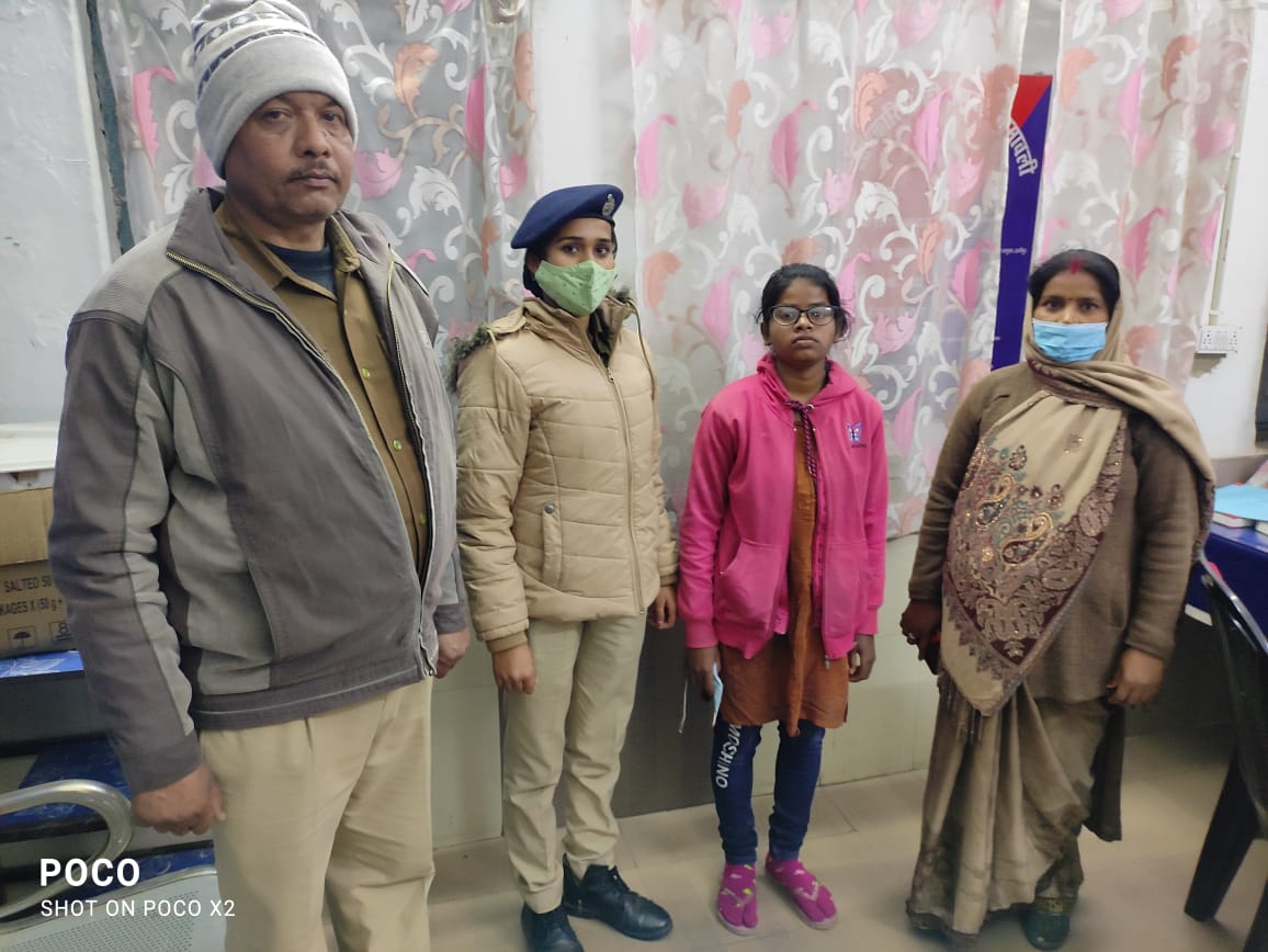 उड़ीसा से कोलकाता जा रही बच्ची भटक कर पहुंची कोडरमा, आरपीएफ ने चाइल्ड लाइन को सौंपा