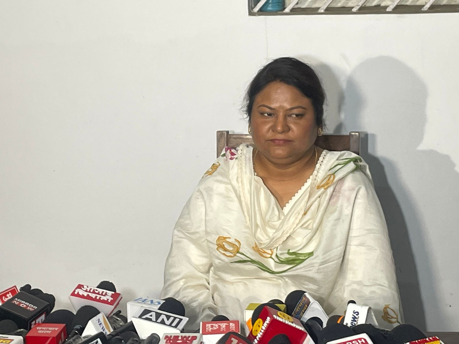 भाजपा में नहीं लगा भाभी का दिल! झामुमो में वापसी, बस गुरुजी के आशीर्वाद का इंतजार