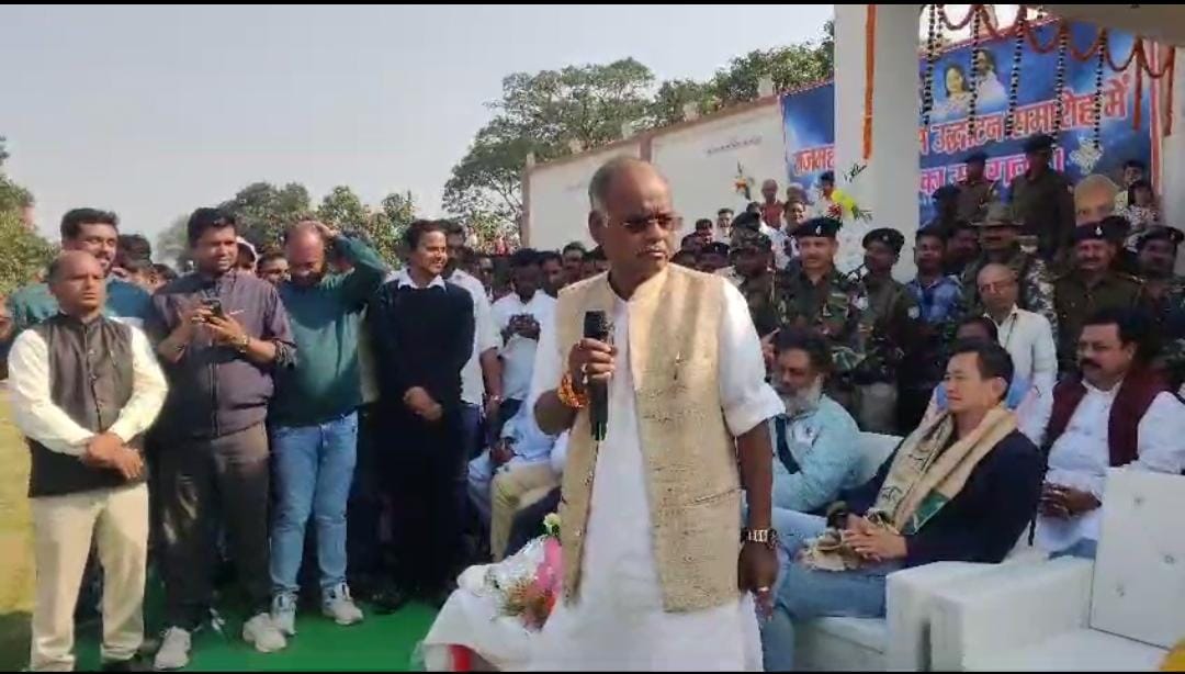 साहिबगंज को मुख्यमंत्री हेमंत सोरेन ने दी बड़ी सौगात,भारत के प्रसिद्ध फुटबॉलर व पूर्व कप्तान बाइचुंग भूटिया ने आउट डोर स्टेडियम का किया उद्घाटन