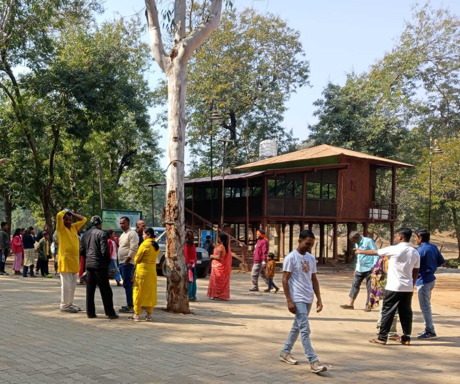 लातेहार में अब नहीं बहेगी दूध की नदियां, जानें क्या है पूरा मामला और क्यों बरपा है हंगामा