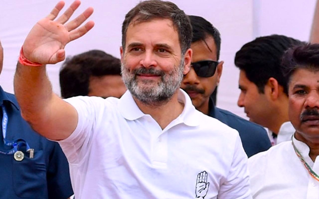 पटना पहुंचे राहुल गांधी, नेता शकील अहमद खान से की मुलाकात, पढ़िए क्या कहा