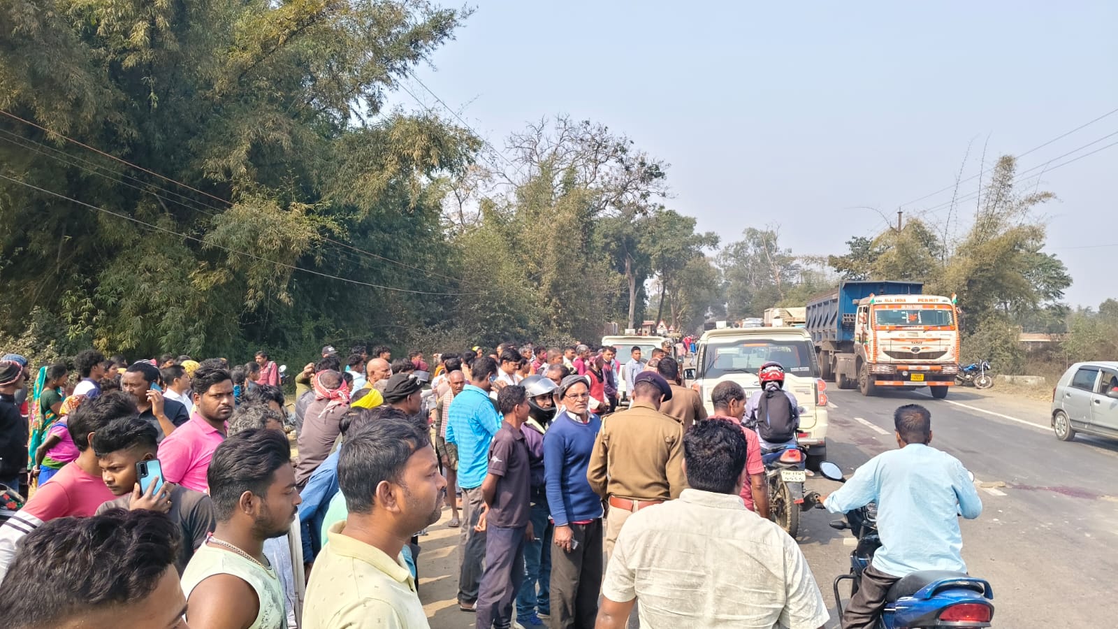 Breaking: रांची-बोकारो मार्ग पर सड़क हादसे में बाइक सवार दो लोगों की मौत, आक्रोशित लोगों ने किया सड़क जाम 