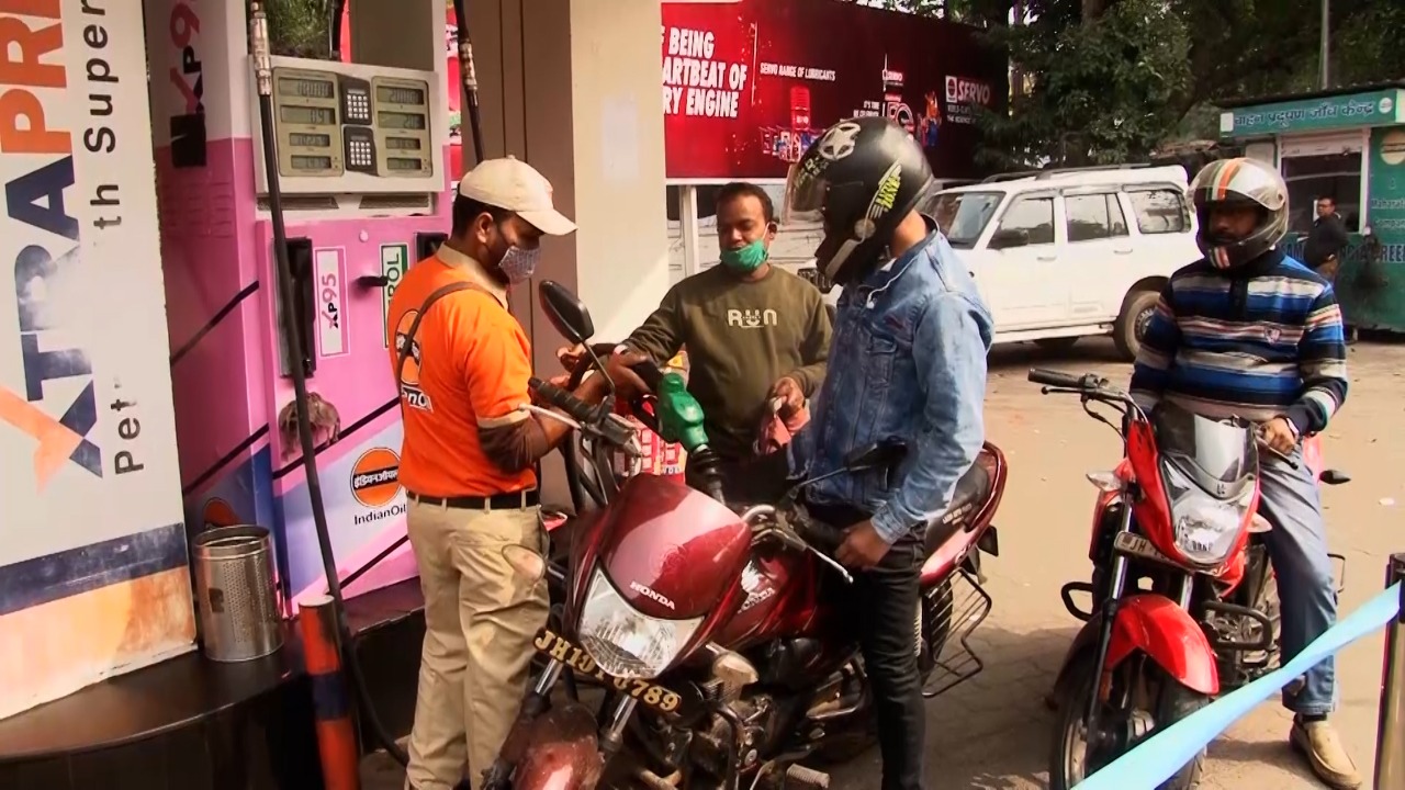 धनबाद के ग़रीब लाभुकों को कितनी राहत दे पाएगी पेट्रोल सब्सिडी योजना, जाने कैसे मिलेगा लाभ