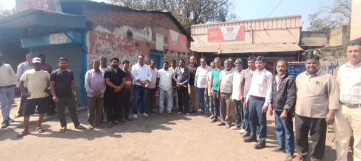 जमशेदपुर: बर्मामाइंस के 80 दुकानों को तोड़ने का मिला नोटिस तो दुकानदारों का फूटा गुस्सा, पढ़ें क्या है मांग