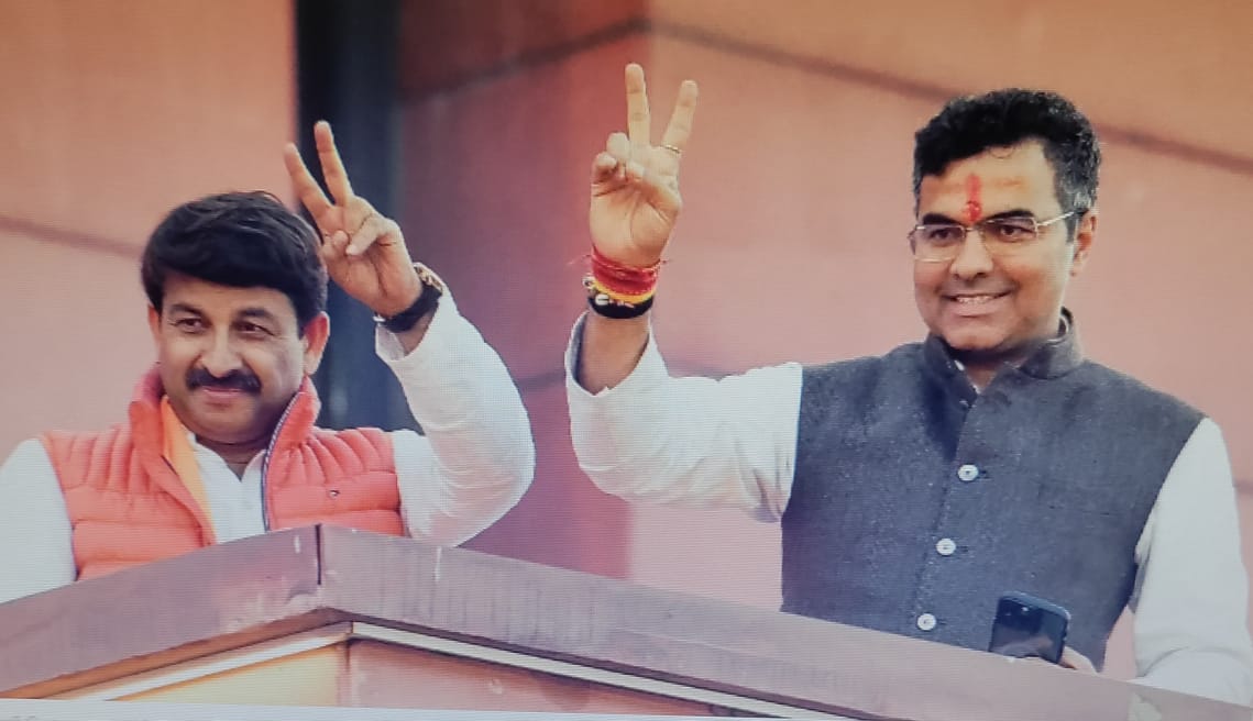 दिल्ली का कौन होगा सीएम-प्रवेश वर्मा कि मनोज तिवारी, पढ़िए क्या है इस दोनों की केमिस्ट्री