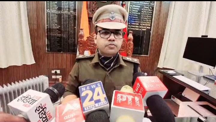 मोतिहारी पुलिस ने निगरानी दरोगा को किया गिरफ्तार, कोर्ट से जारी वारंट के बाद हुई कार्रवाई, पढ़ें क्या है आरोप