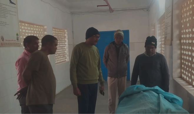 गढ़वा एनएच-75 पर भीषण सड़क हादसा, महाकुंभ जा रही कार को ट्रक ने मारी जोरदार टक्कर, एक की मौत