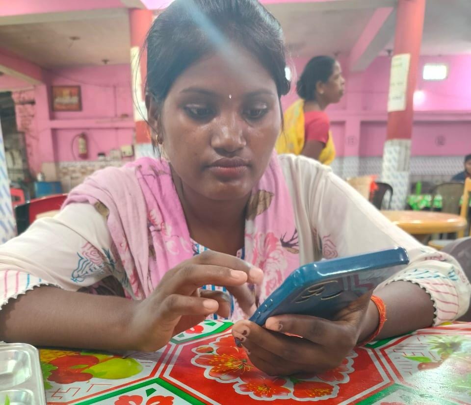 पहले प्रेमिका को उतारा मौत के घाट, फिर प्रयागराज जाकर संगम घाट पर किया स्नान पढ़िए एक कुरियर ब्वॉय की प्रेम-कहानी का कैसे हुआ दर्दनाक अंत