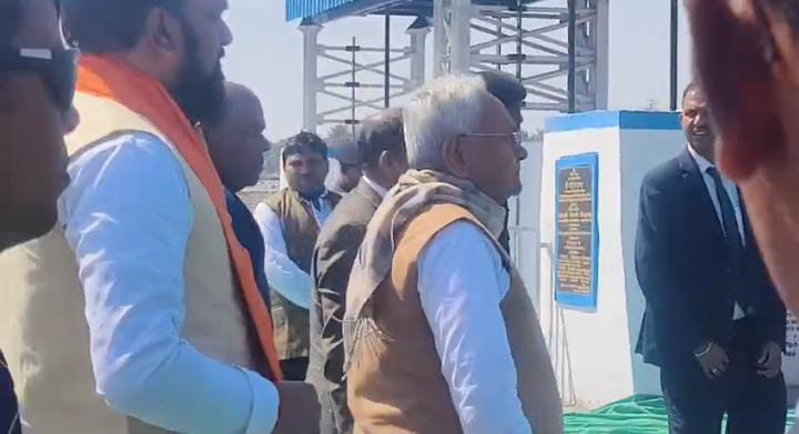 Bihar Politisc: अचानक सीएम नीतीश कुमार की सभा में लगने लगा लालू यादव जिंदाबाद का नारा, तो पढ़ें फिर क्या हुआ