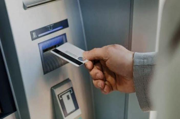 Techno Tips: ATM में अटक गये है पैसे, तो ना लें टेंशन, तुरंत करें ये काम