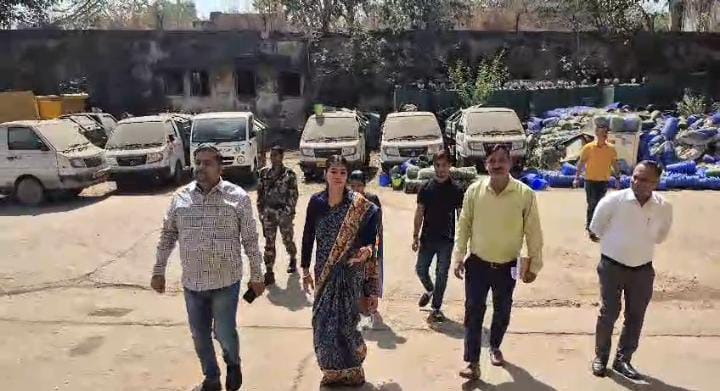 जमशेदपुर: रखे-रखे कबाड़ हो रहा है टोटो,लेकिन जेएनएसी को नहीं मिल रहा है लाभुक, पढ़े विधायक पूर्णिमा दास साहू ने क्या कहा