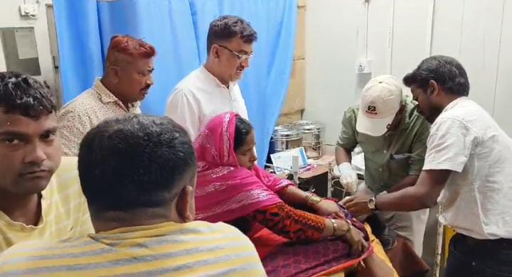 ऐसा क्या हुआ कि मां ने अपनी तीन बच्चियों के साथ खा लिया जहर, गांव में मचा हड़कंप