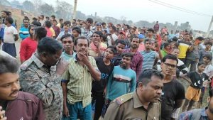 Dhanbad:  प्यार करने वालों ने अपनी रासलीला के लिए सरकारी भवन को चुना तो पढ़िए कैसे हुआ हंगामा