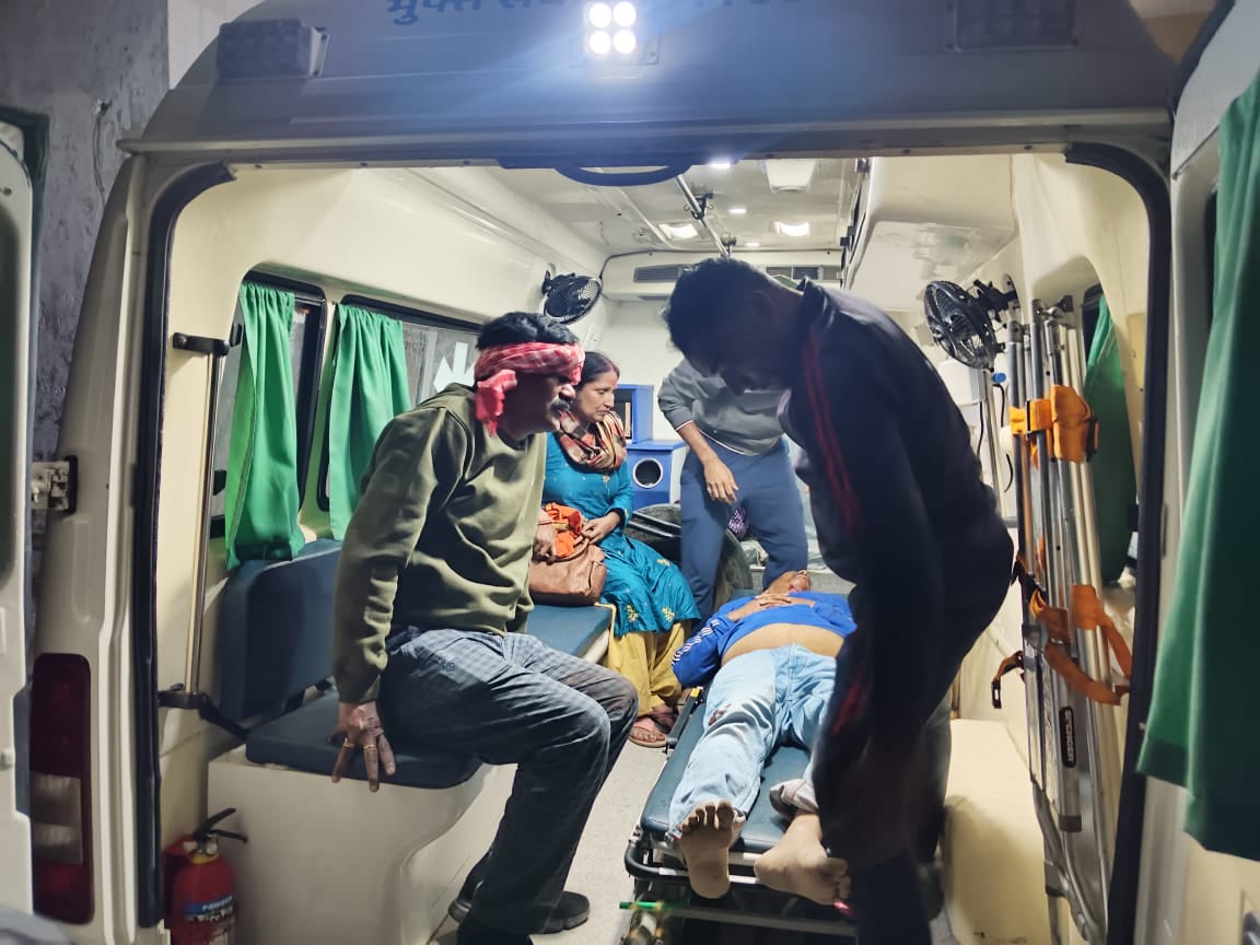 बक्सर में दर्दनाक सड़क हादसा, महाकुंभ से लौट रहे श्रद्धालुओं की कार में बोलेरो ने मारी टक्कर, मौके पर एक की मौत, चार की हालत नाजुक