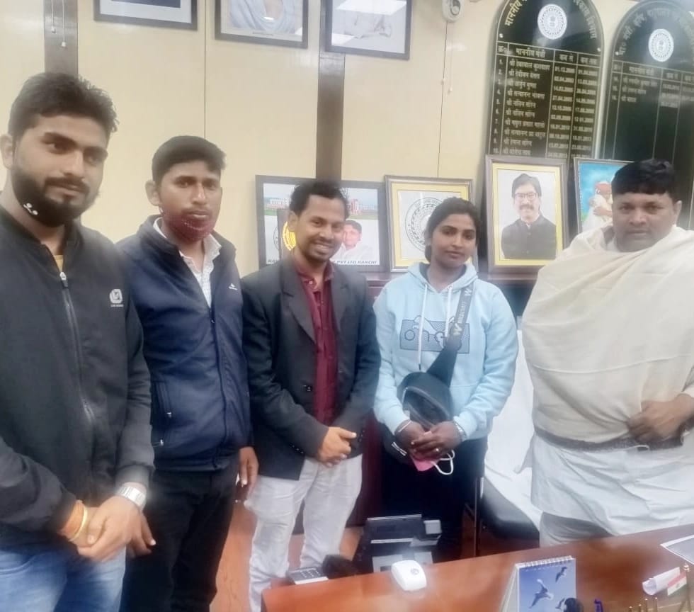 कृषि मंत्री से मिले होमगार्ड अभ्यर्थी,  मंत्री ने कहा- 26 जनवरी को मिलेगी सौगात