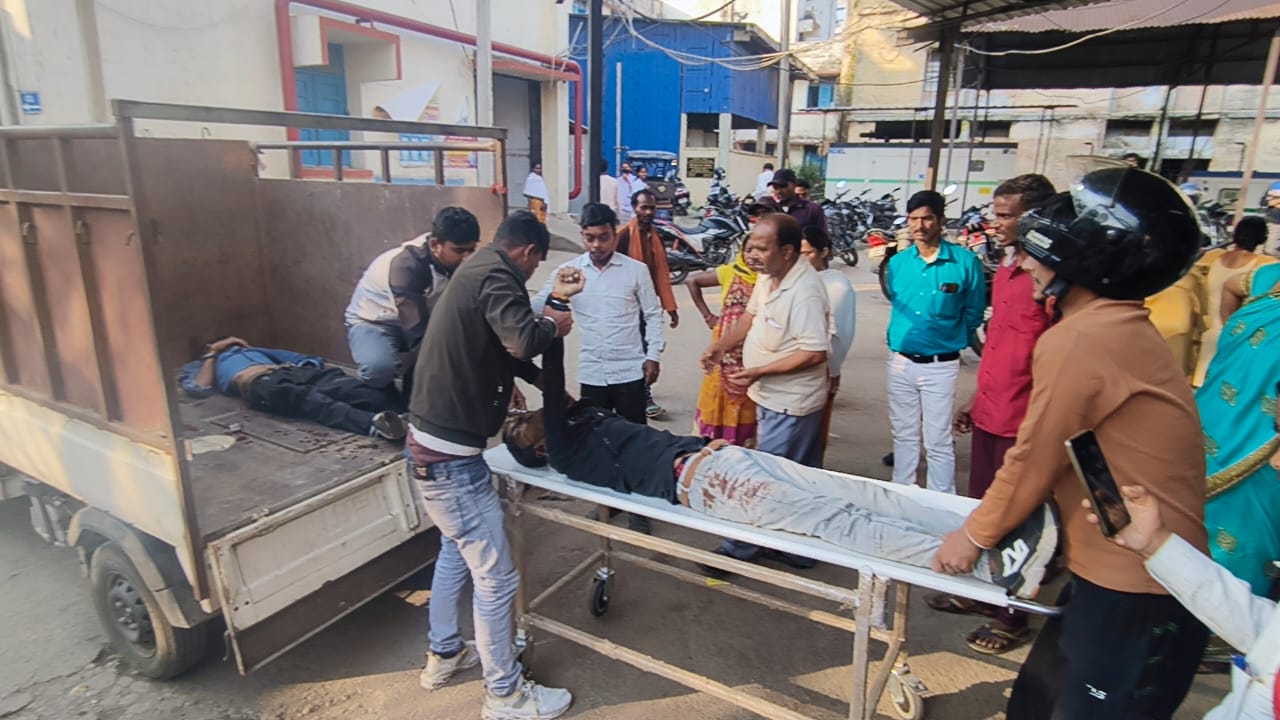 BREAKING : सड़क हादसे में कांग्रेस नेता समेत तीन लोगों की मौत, सदर अस्पताल में मचा कोहराम, पहुंचे कई कांग्रेसी नेता