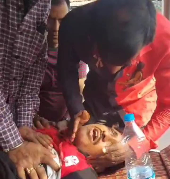 जब अचानक चलती बस में चालक को आया हार्ट अटैक, तो खतरे में पड़ी 50-60 लोगों की जान, पढ़ें फिर क्या हुआ