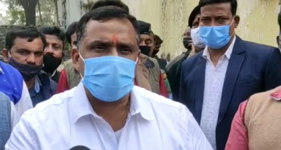 स्वास्थ्य मंत्री ने डोर टू डोर कचरा उठाओ और सड़क सफाई मशीन को  हरी झंडी देकर किया रवाना, पढ़ें पूरी खबर 