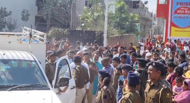 Bihar News: तालाबनुमा गड्ढे से बरामद हुई 5 साल के बच्चे की सड़ी गली लाश, गांव में मची सनसनी, पढ़ें क्या है पूरा मामला