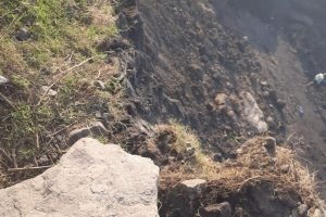 Dhanbad : ओवरबर्डेन के मलवा में दब पिता की मौत, बेटी घायल, पढ़िए-कहां और कैसे घटी घटना !