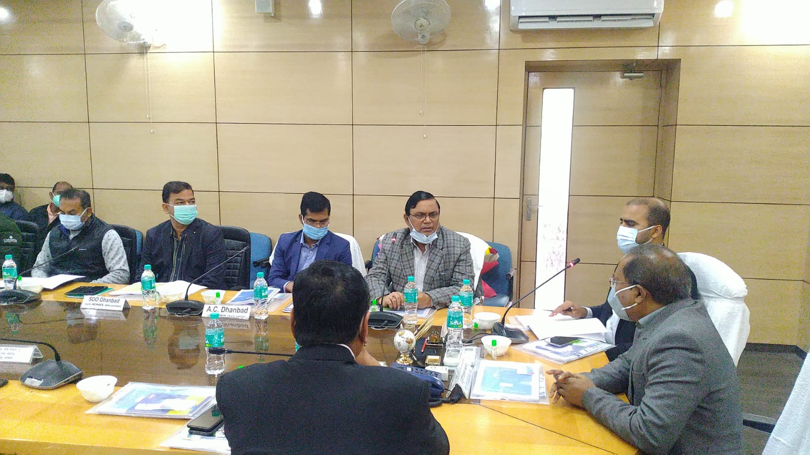 भूमिगत आग से  खतरनाक हुए  क्षेत्र के लोग  जल्द किये जाए शिफ्ट -आयुक्त