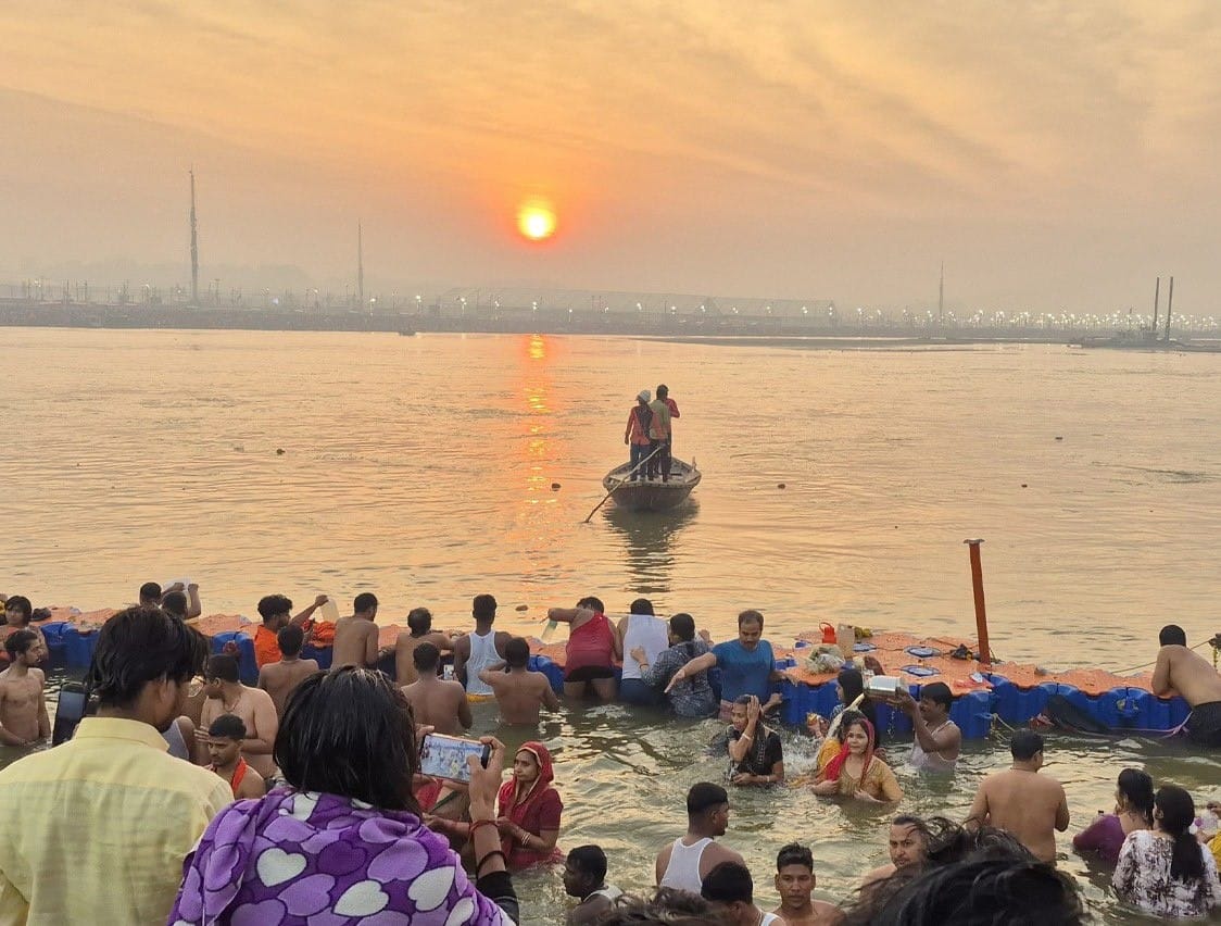 महाशिवरात्रि के मौके पर प्रयागराज में श्रद्धालुओं की भीड़ उमड़ी, जानिए ताजा अपडेट