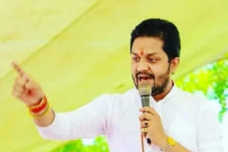 Congress Politics: बड़ा सवाल-बेरमो विधायक अनूप सिंह धनबाद कांग्रेस को साधेंगे या कांग्रेसजन उनको साधेंगे ? 