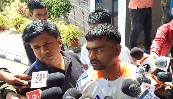 बजट सत्र: बालू पर विपक्ष ने सरकार को घेरा-बालू तस्कर और थाना भाई-भाई, प्रति ट्रैक्टर देना पड़ता है ₹1500 का चढ़ावा