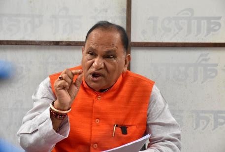 Jharkhand विधानसभा में क्यों उठी सीपी सिंह के उम्र की बात, क्यों दो मंत्री रहे निशाने पर, पढ़िए विस्तार से !