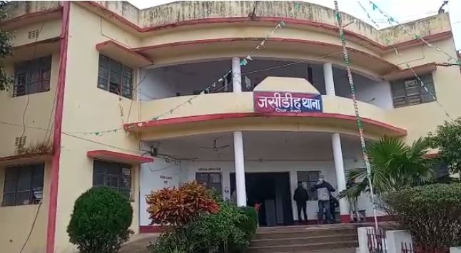 क्राइम : जसीडीह में कानून व्यवस्था ध्वस्त , 12 चक्का ट्रक ले कर फरार हुए अपराधी