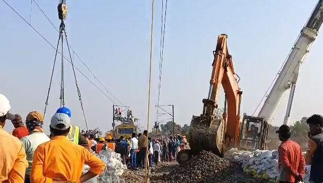 रेलवे ने आज कई ट्रेन को किया रद्द, आसनसोल-जसीडीह के बीच मेगा ब्लॉक के कारण बाधित हुई सेवाएं
