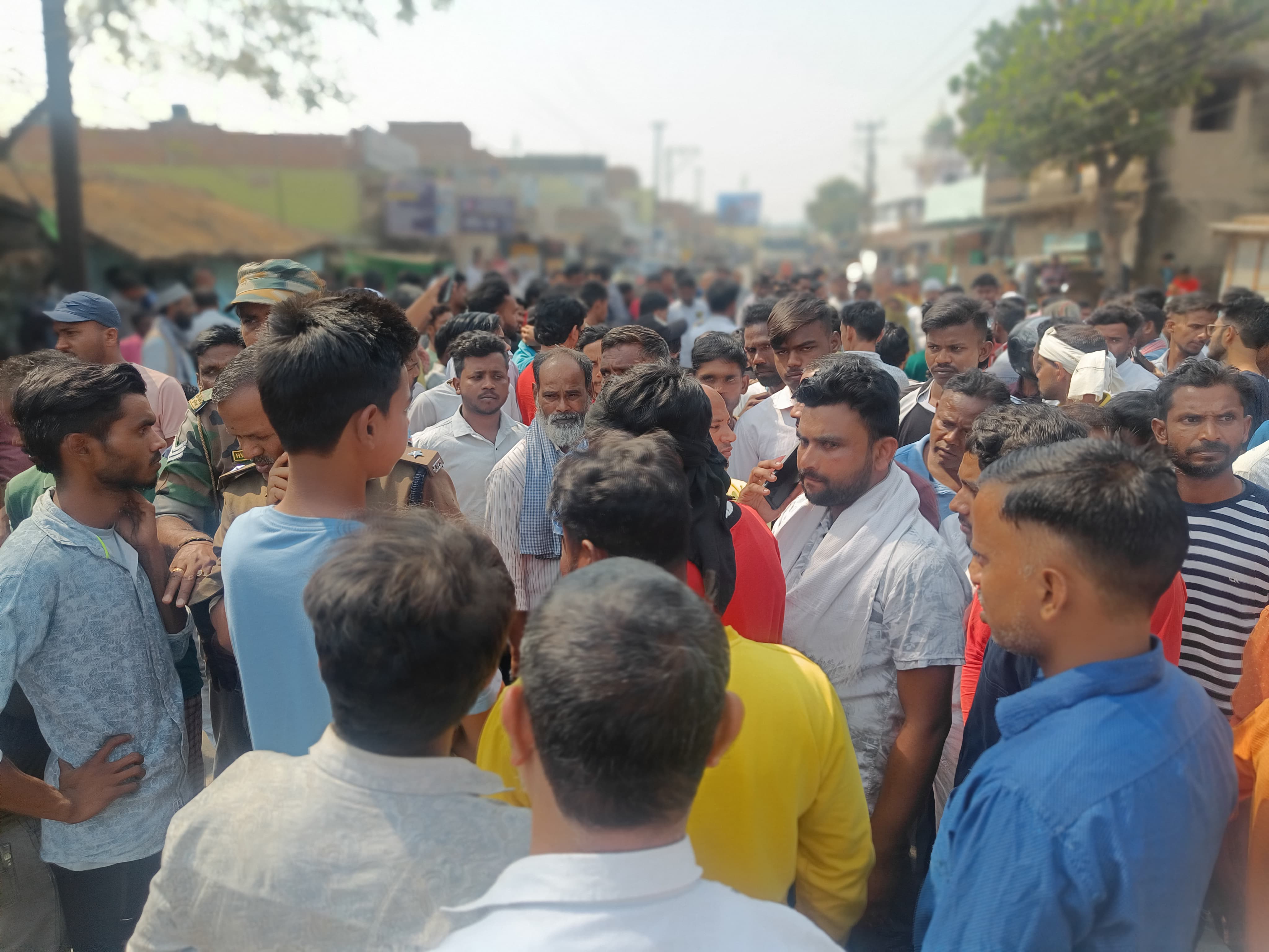 Dhanbad ! गोबिंदपुर में क्यों भड़का आक्रोश, क्यों की गई सड़क जाम, पढ़िए इस रिपोर्ट में !