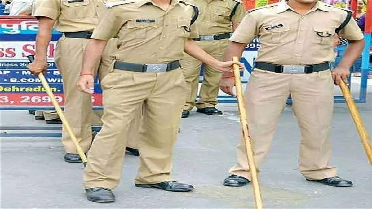 धनबाद पुलिस ने बदली रणनीति -जानिए मुहल्ले -कॉलोनियों में जाकर क्या पता लगा रही