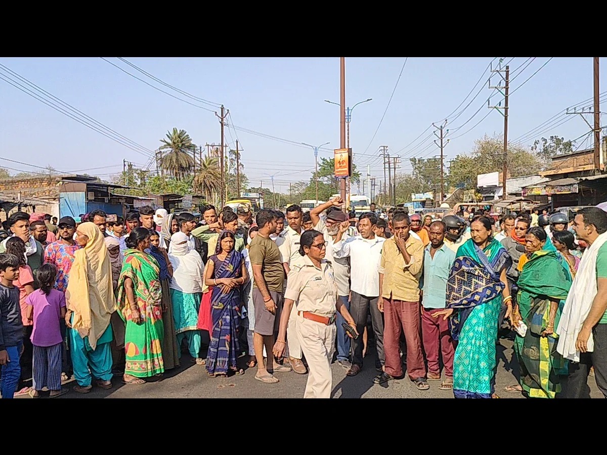 Dhanbad:  पुटकी में ग्रामीणों में क्यों भड़का गुस्सा, वाहन को बनाया निशाना, विस्तार से