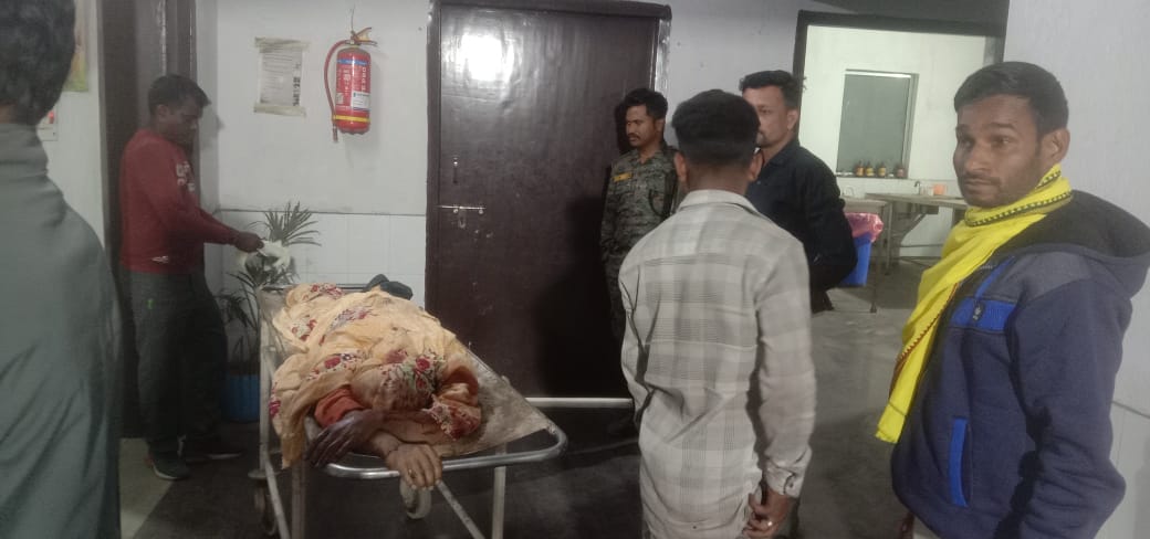 रंग-अबीर और पिचकारी के लिए घर के दरवाजे पर बैठे थे बच्चे, तभी आयी दादा की लाश, मचा कोहराम, जानिए कहां का है मामला