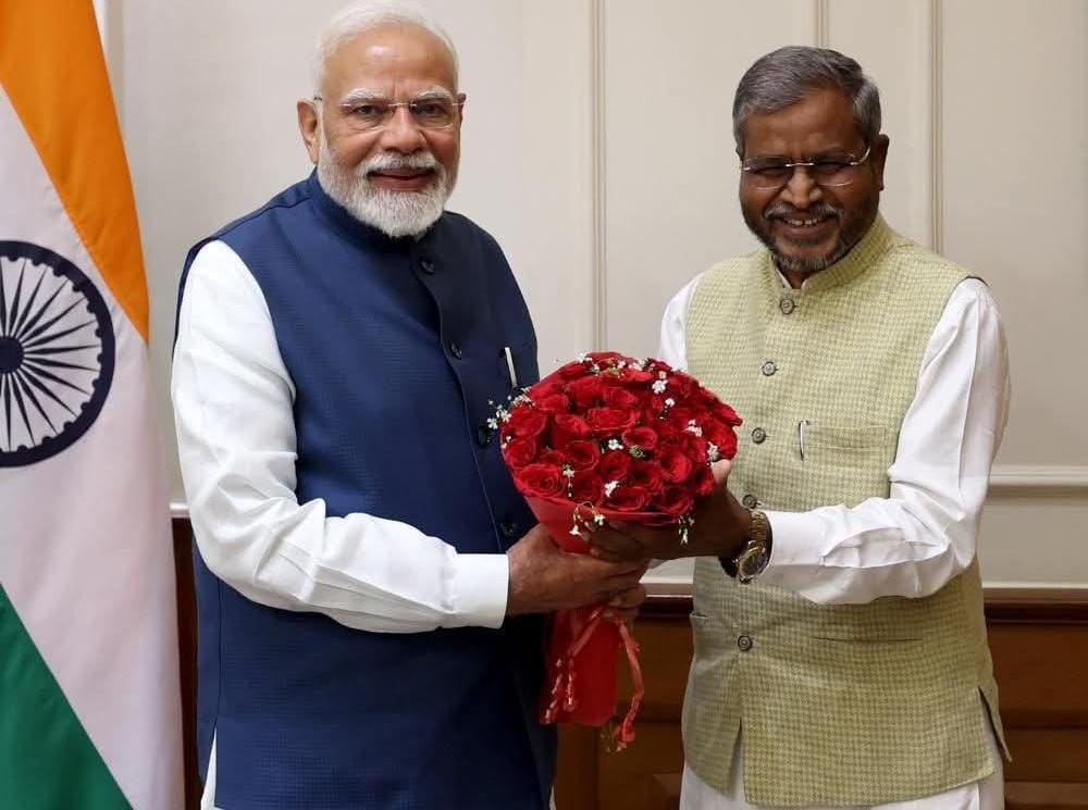 प्रधानमंत्री नरेंद्र मोदी से मिले झारखंड बीजेपी के अध्यक्ष बाबूलाल मरांडी, जानिए क्या हुई खास बात