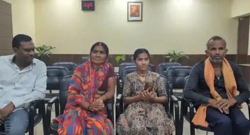 दानापुर की खुशबू अब पूरी कर सकेगी अपनी पढ़ाई, केंद्रीय शिक्षा मंत्री ने दिलाया भरोसा, कहा- मन लगा कर पढ़ाई करो