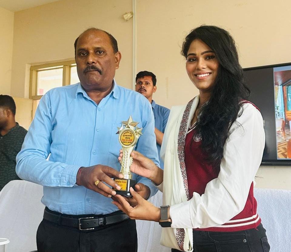 पंचायत-3 वेब सीरीज एक्ट्रेस कल्याणी खत्री पहुंची मॉडल कॉलेज, विद्यार्थियों को अपनी संघर्ष से सफलता तक की कहानी