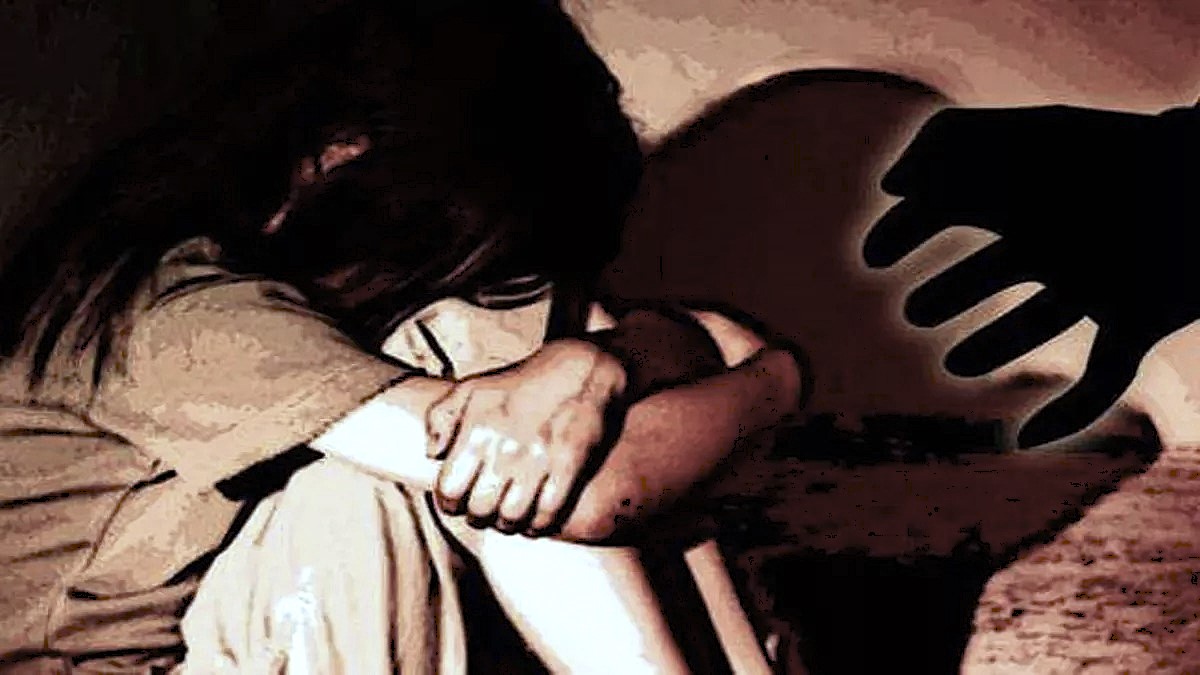 हैवानियत की हदें पार! पिता ने दोस्त के साथ मिलकर नाबालिग बेटी का किया दुष्कर्म