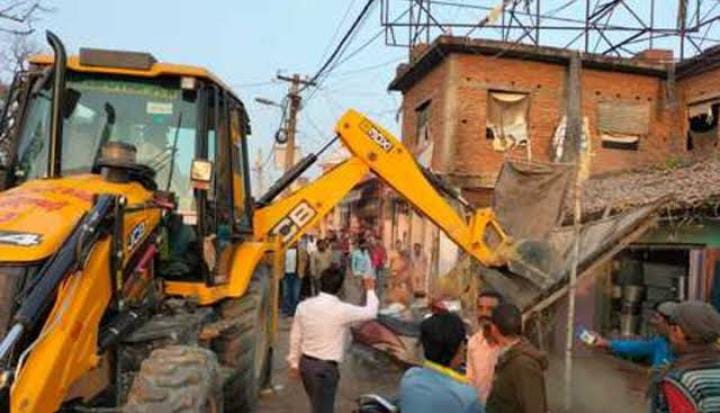 यूपी के तर्ज पर बिहार में भी बुलडोजर एक्शन, सरकारी जमीन पर कब्जा करनेवालों पर प्रशासन सख्त
