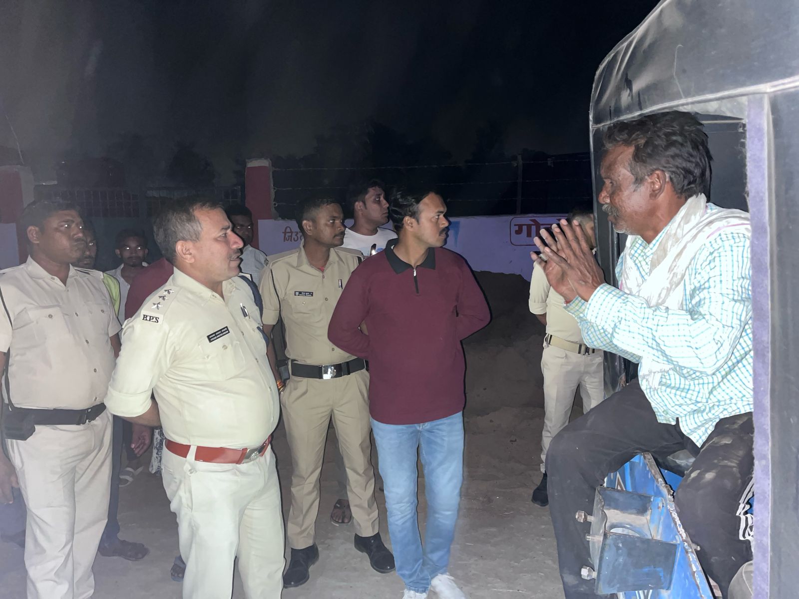 Crime News: धुंआ करने से इतना नाराज हुआ पड़ोसी कि गुस्से में कर दिया ये खौफनाक कांड, पढ़ें फिर क्या हुआ