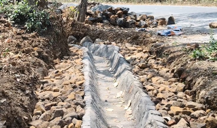 साहिबगंज:बोरियो-तीनपहाड़ में नाली निर्माण में हो भारी अनियमितता, मामला सामने आने पर डीसी ने दिये जांच का निर्देश