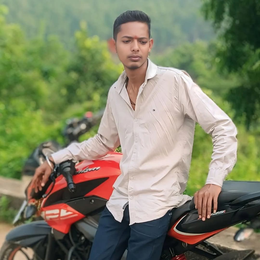 जमशेदपुर: स्कूल के कमरे में युवक का शव मिलने से हड़कंप, जांच में जुटी पुलिस