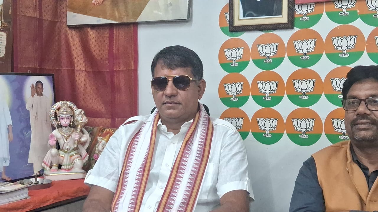 क्या सारठ विधानसभा क्षेत्र के विधायक देंगे इस्तीफा? राजनीति गर्म, विरोधी ने कही बड़ी बात