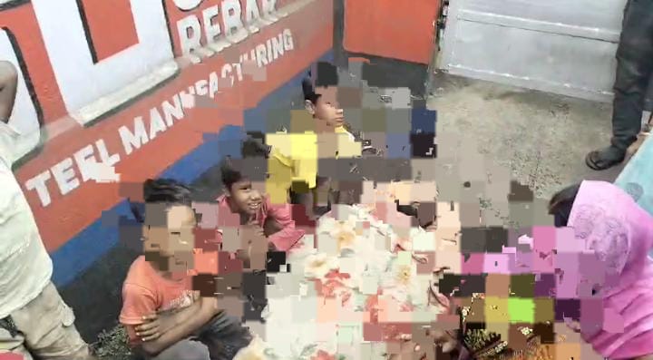 गिरिडीह: शिवम आयरन स्टील प्लांट में गैस रिसाव से एक मजदूर की मौत, आक्रोशित लोगों ने शव के साथ शुरु किया प्रदर्शन