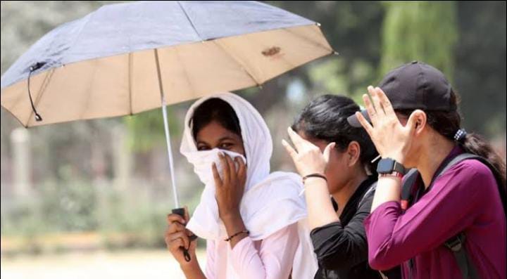 Weather Alert:लगातार चढ़ता पारा बढ़ा रहा झारखंड वासियों की टेंशन, पिछले तीन दिनों में 5-6 डिग्री का हुआ इजाफा
